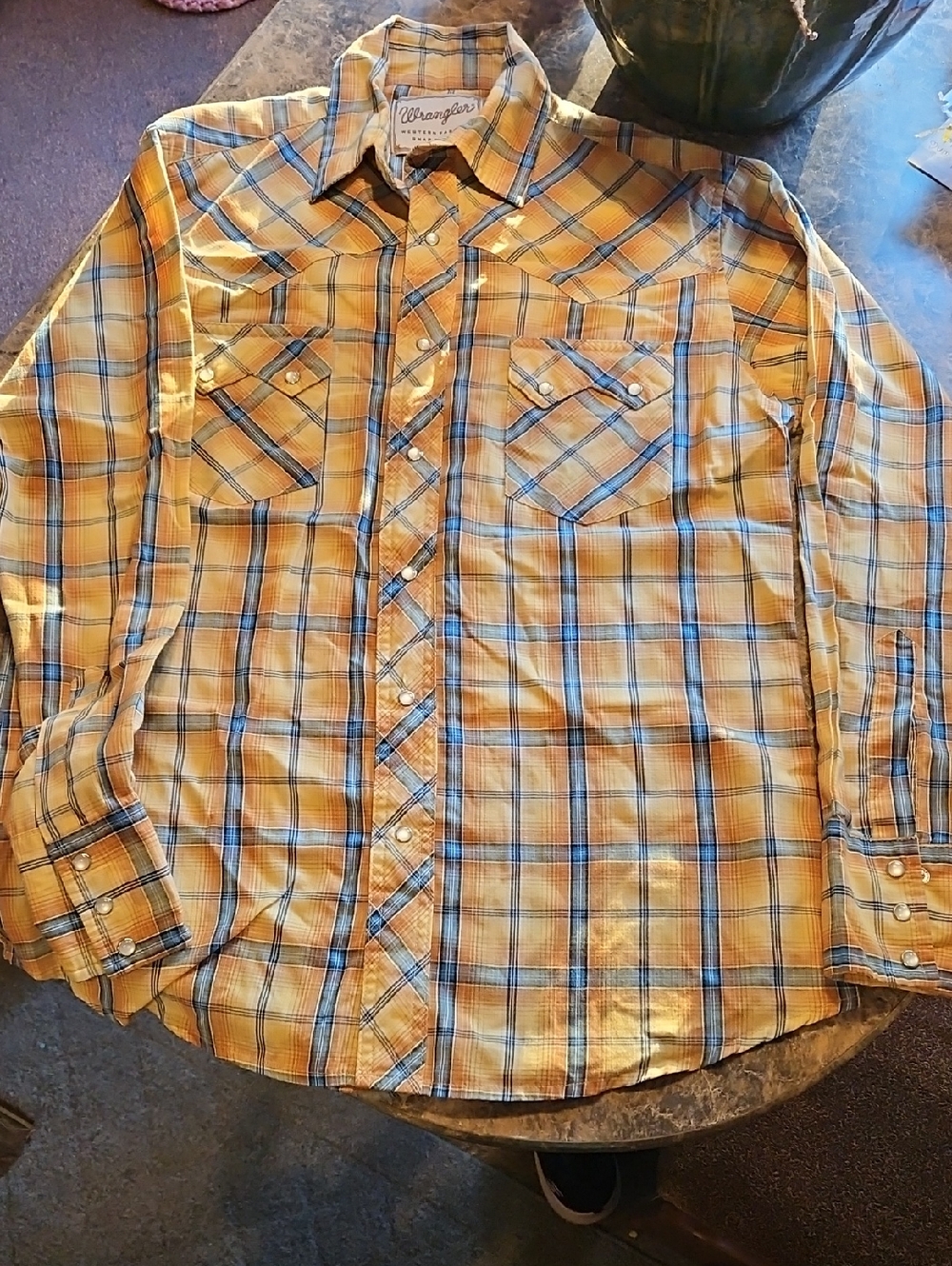 Wrangler Yellow Plaid Button-Down Western Shirt with Blue Accents